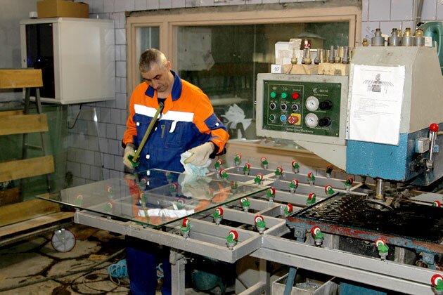 Фигурная резка стекла