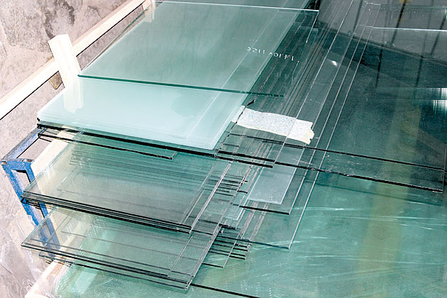 Прямолинейная обработка стекла