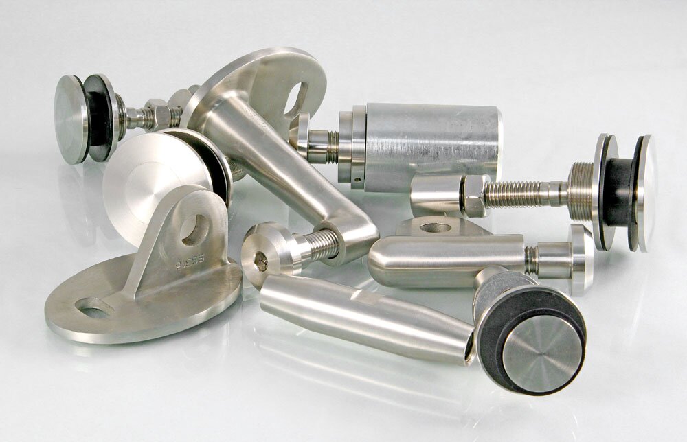 Клипса с прокладкой и винтом